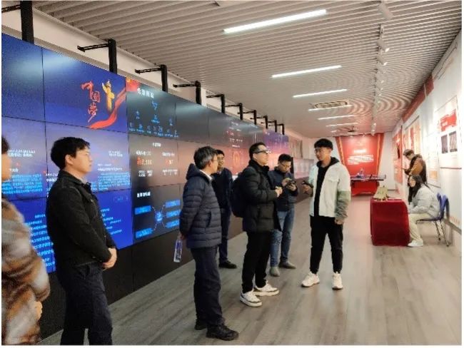 青科大会,党建先行:中国图象图形学学会青工委成功举办党建实践活动(图2) 青科大会,党建先行:中国图象图形学学会青工委成功举办党建实践活动(图2)