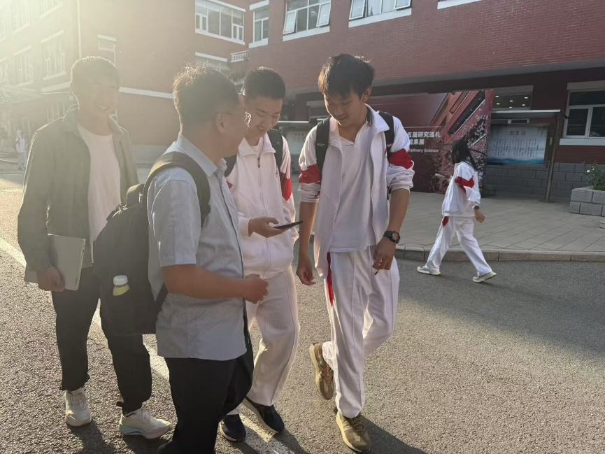 人工智能安全科普讲座走进人大附中成功举办(图4)